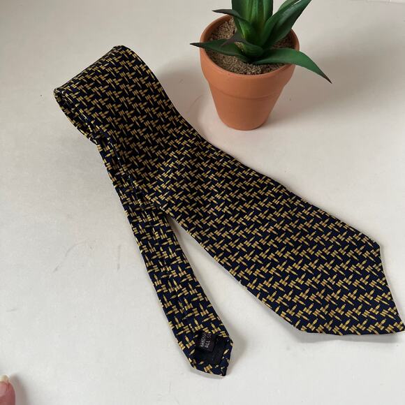 MUSEUM ARTIFACTS 100% Silk Novelty Tie Blue 58" Judge Yellow Gavel Legal - Picture 2 of 10